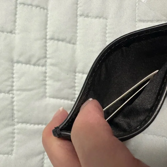 Kate Spade Black and Tan Card Holder - Picture 2 of 3